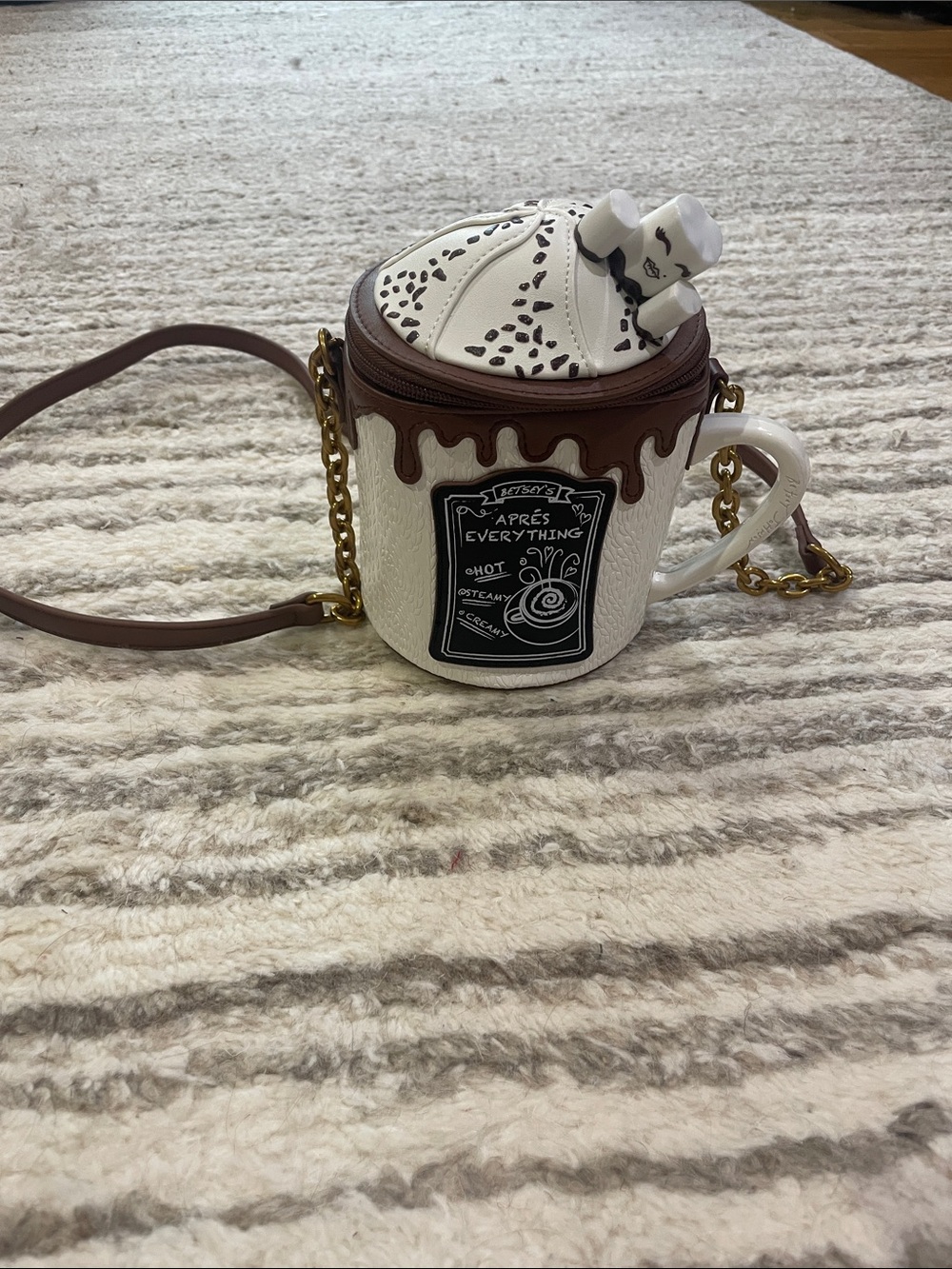 Betsey Johnson purse - Picture 1 of 5